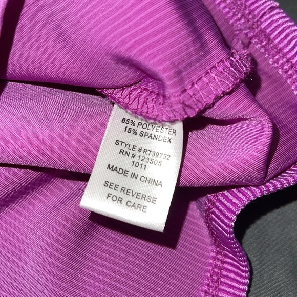 Small purple peek a boo top - Picture 4 of 4